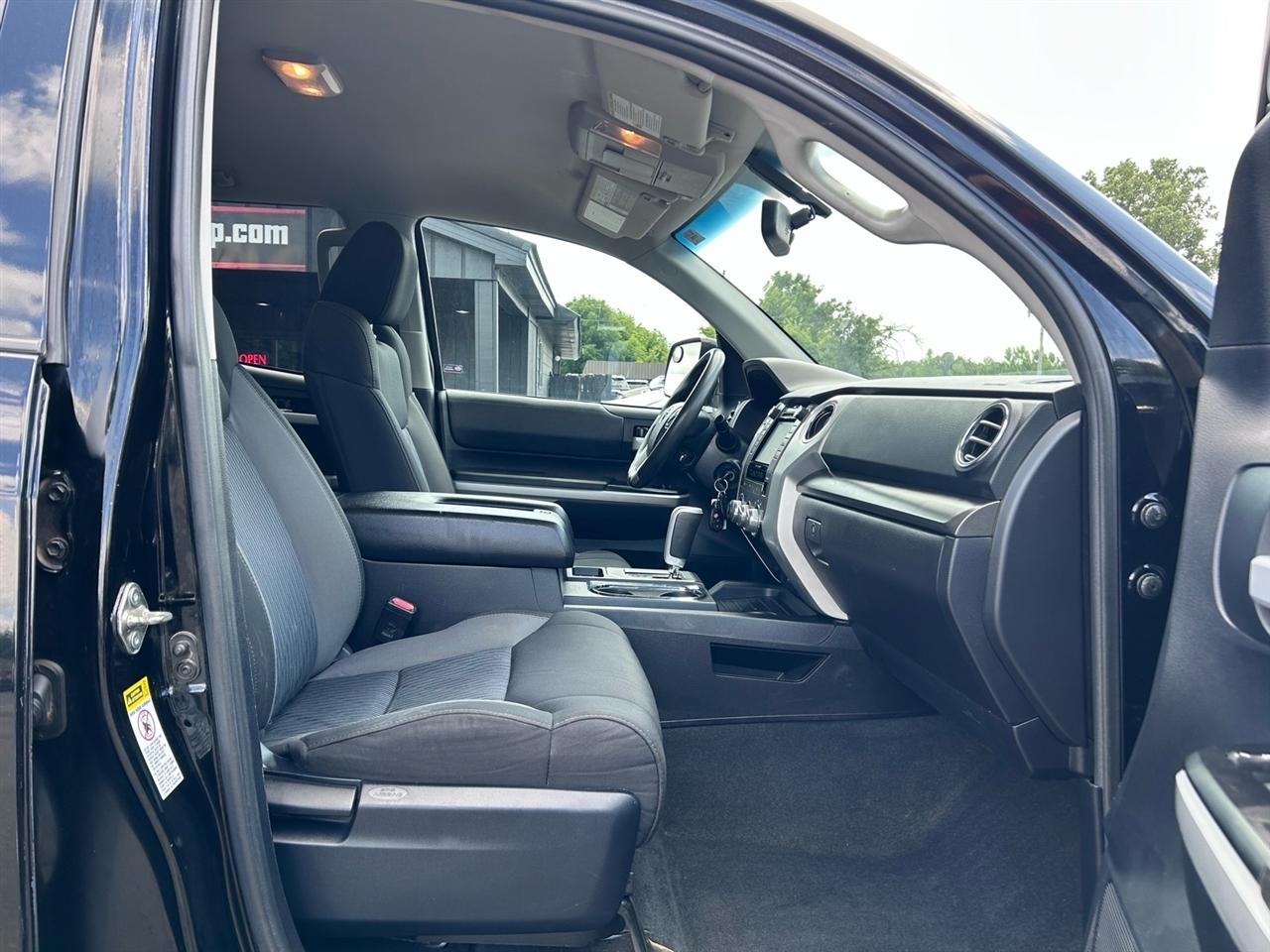Toyota Tundra 4WD Truck Double Cab 5.7L V8 6-Spd AT SR5 (Natl) 2014