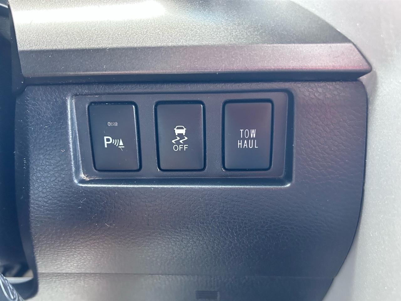 Toyota Tundra 4WD Truck Double Cab 5.7L V8 6-Spd AT SR5 (Natl) 2014