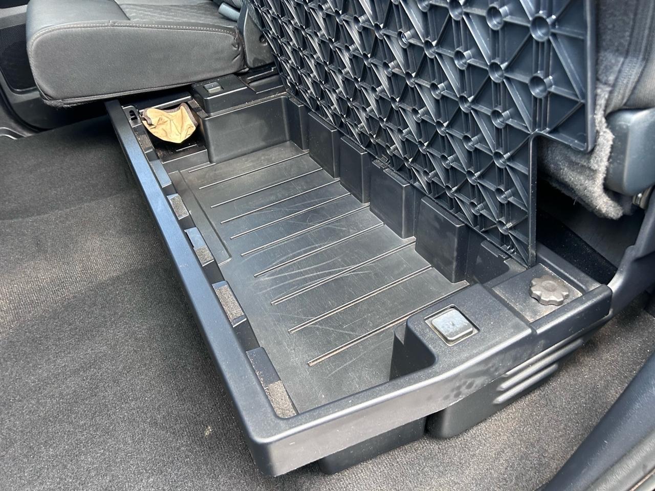 Toyota Tundra 4WD Truck Double Cab 5.7L V8 6-Spd AT SR5 (Natl) 2014