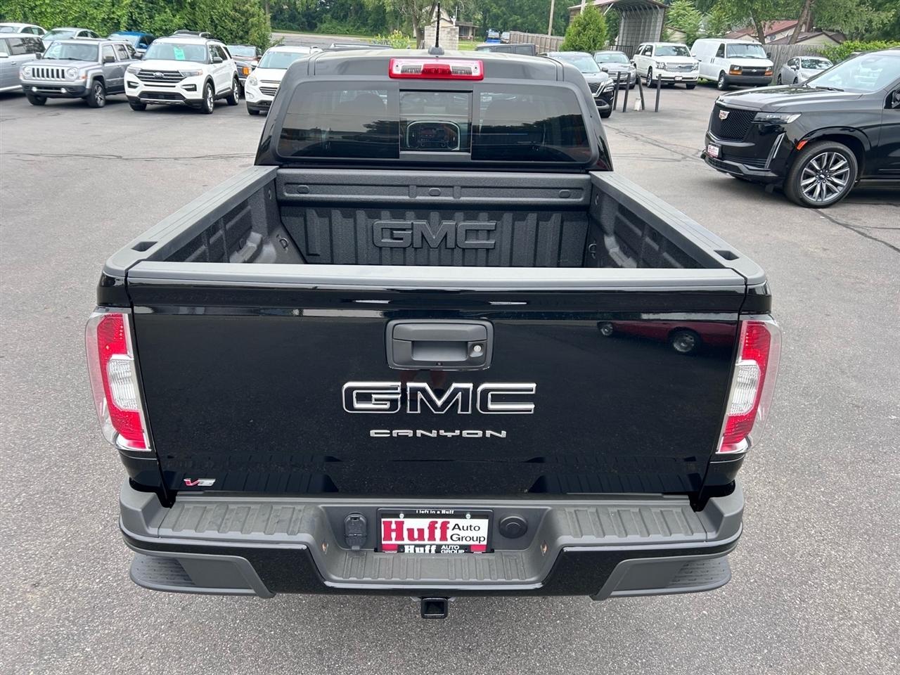 GMC Canyon 4WD Crew Cab 128" Elevation 2022