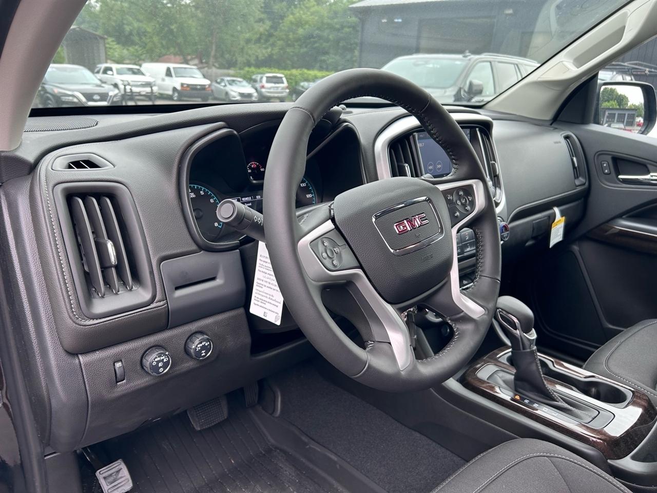 GMC Canyon 4WD Crew Cab 128" Elevation 2022