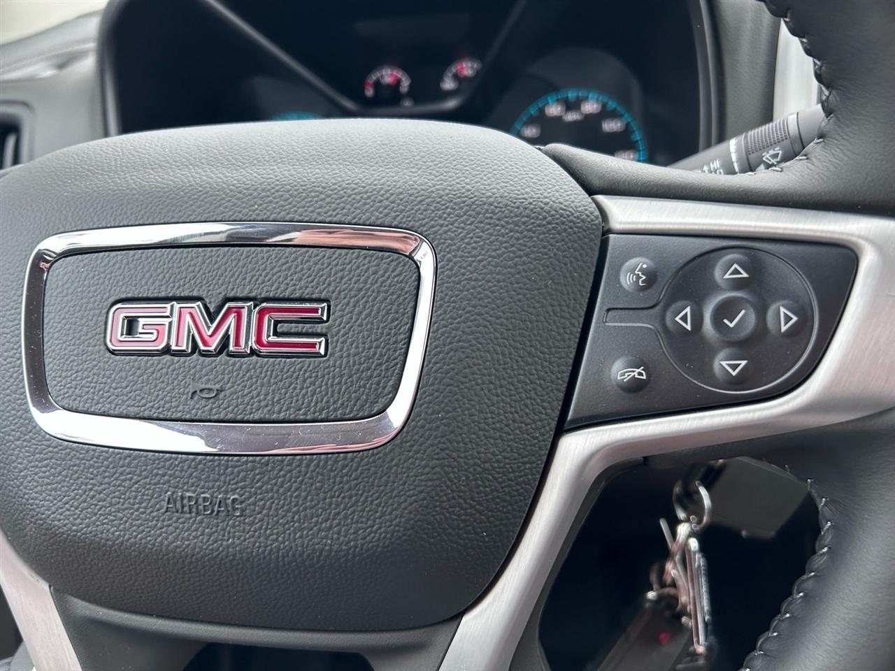 GMC Canyon 4WD Crew Cab 128" Elevation 2022