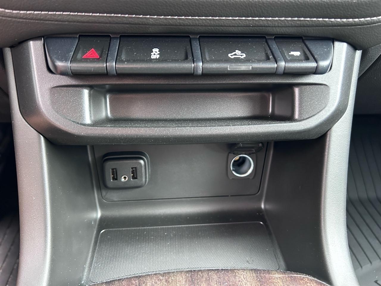 GMC Canyon 4WD Crew Cab 128" Elevation 2022