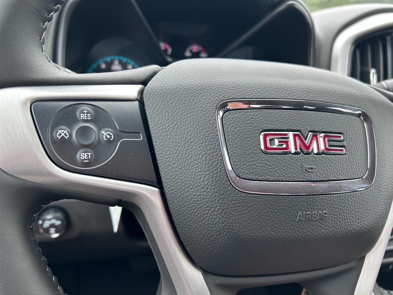 GMC Canyon 4WD Crew Cab 128" Elevation 2022