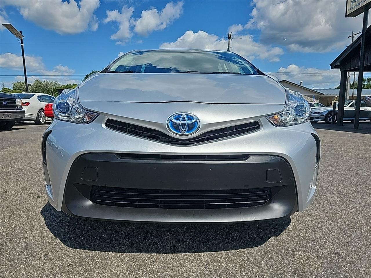 Toyota Prius V 5dr Wgn Three (Natl) 2016