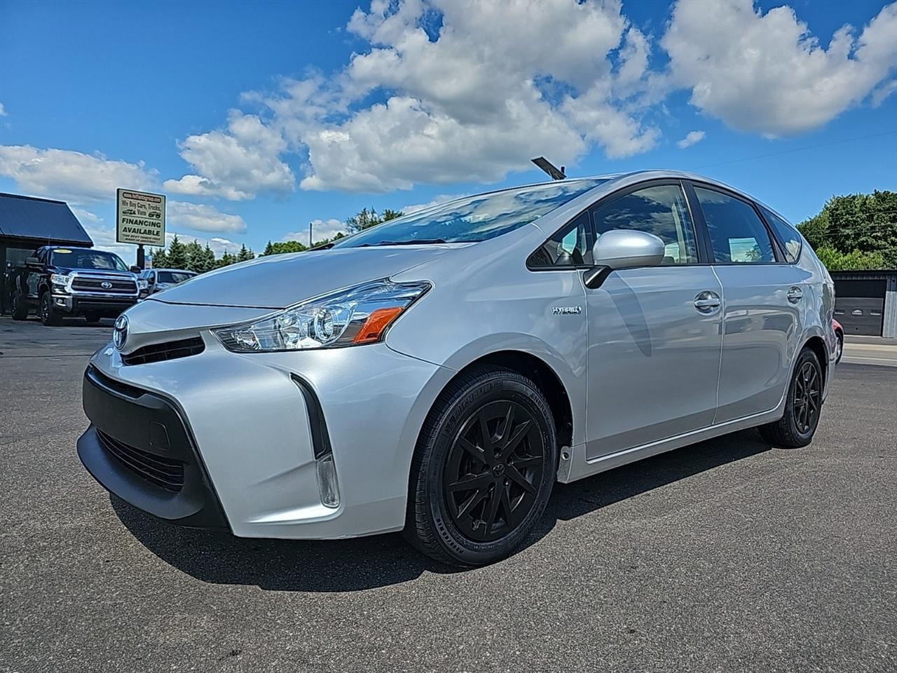 Toyota Prius V 5dr Wgn Three (Natl) 2016
