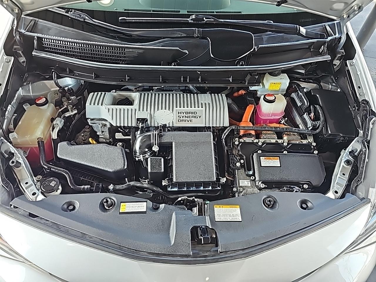 Toyota Prius V 5dr Wgn Three (Natl) 2016