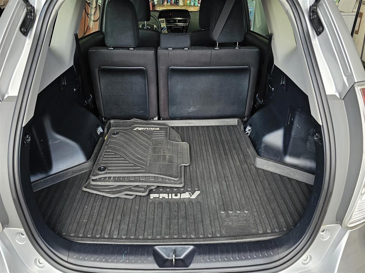 Toyota Prius V 5dr Wgn Three (Natl) 2016