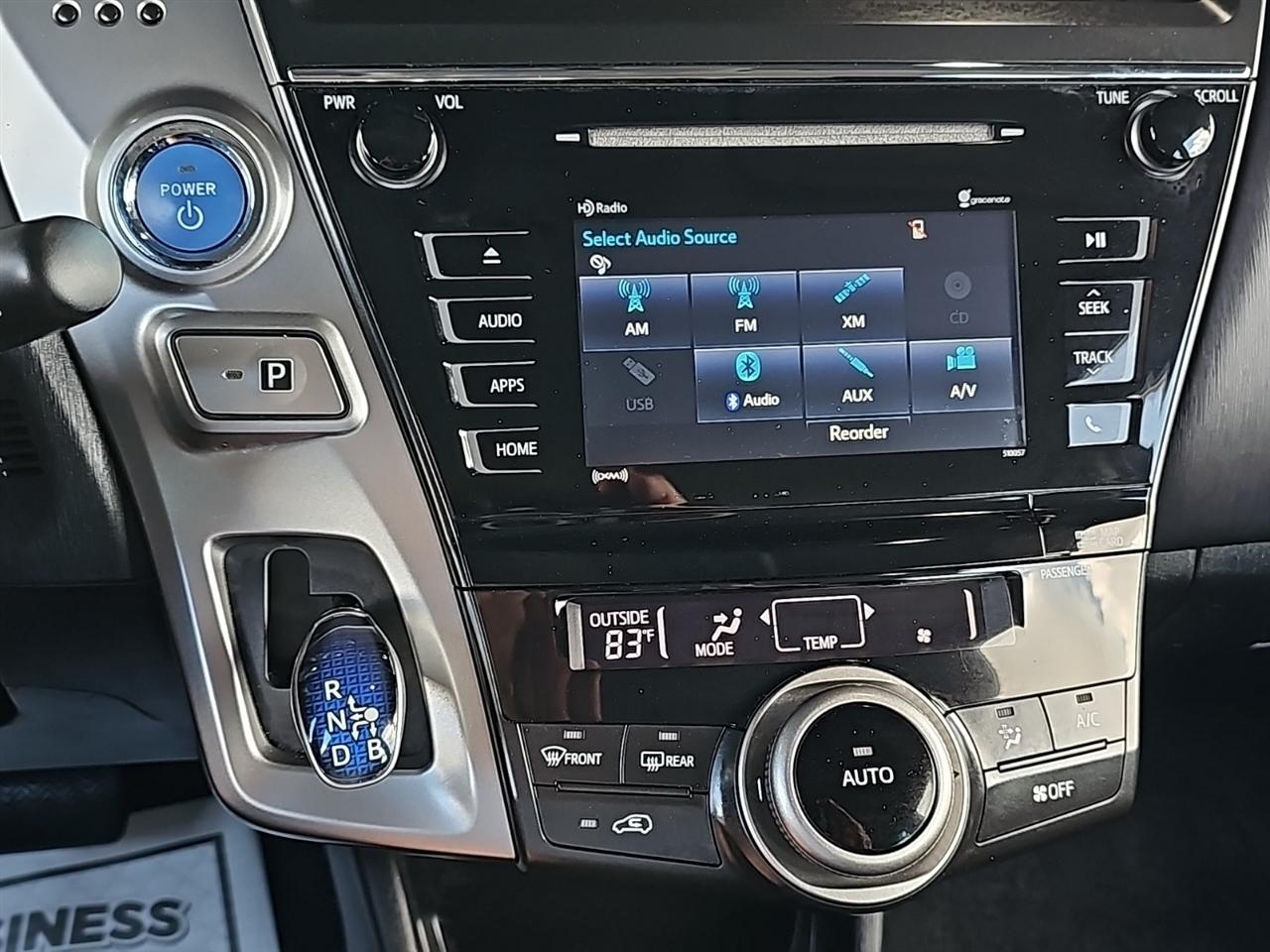 Toyota Prius V 5dr Wgn Three (Natl) 2016