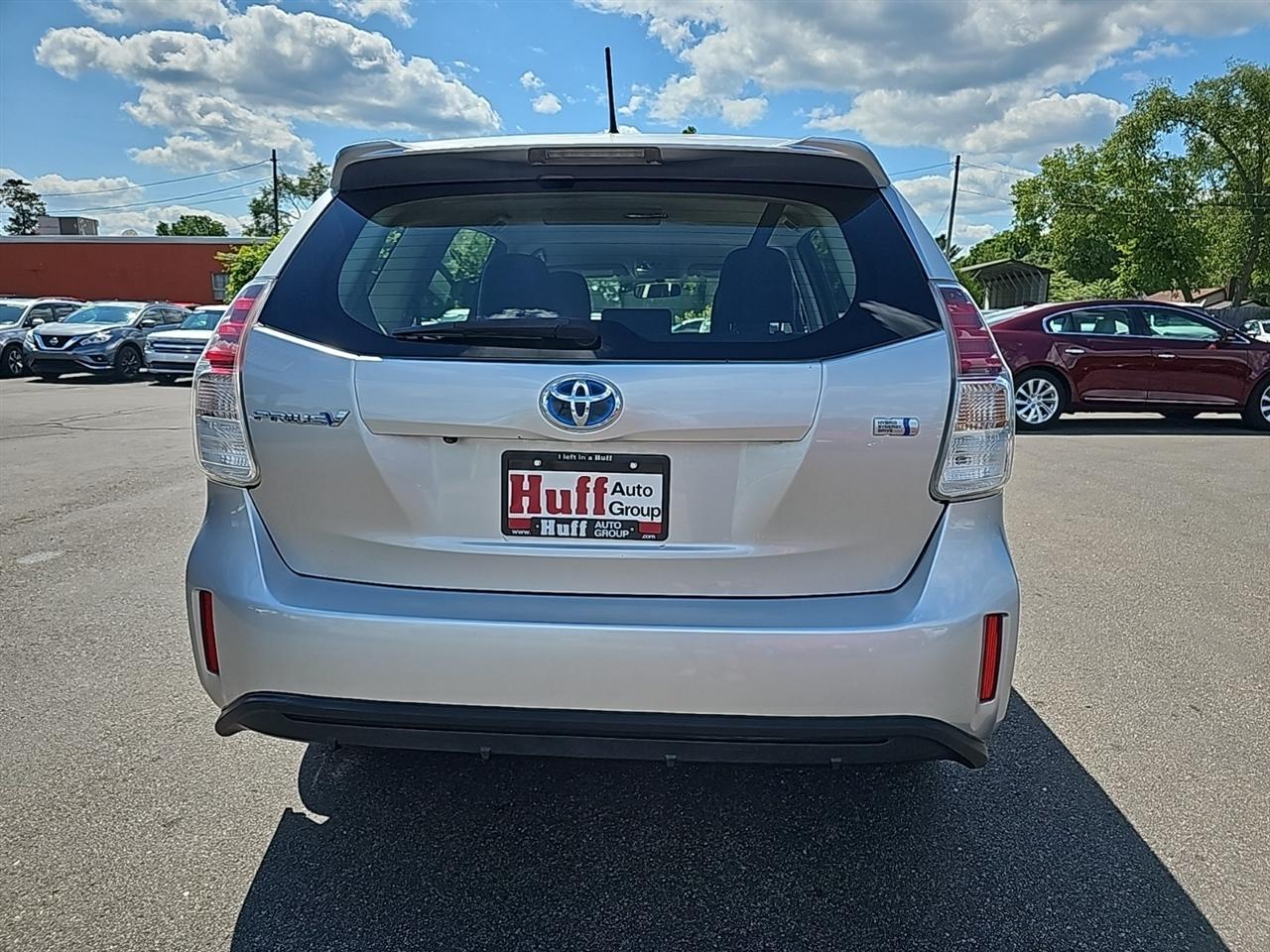 Toyota Prius V 5dr Wgn Three (Natl) 2016