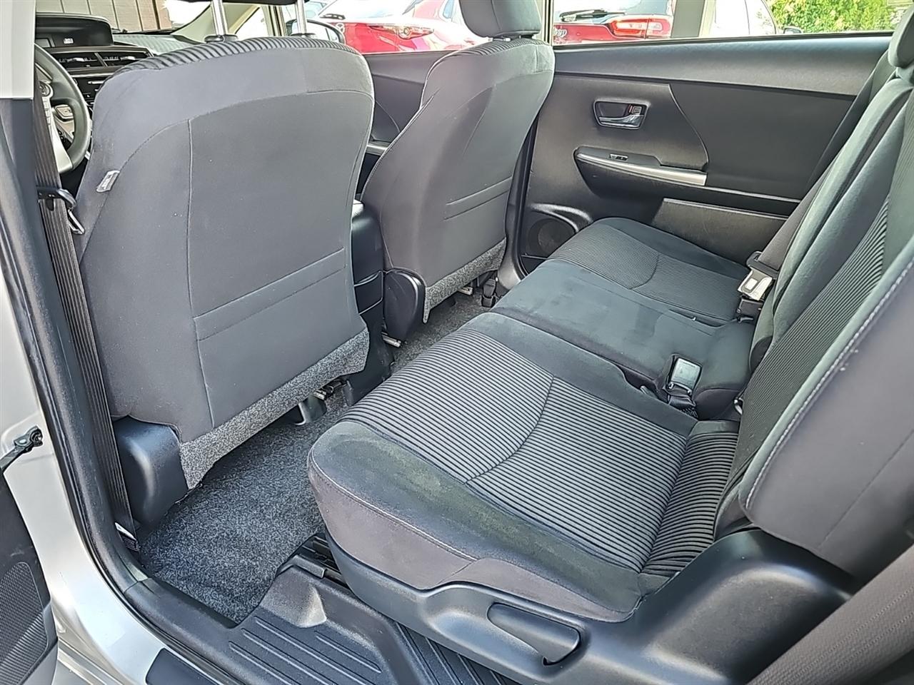 Toyota Prius V 5dr Wgn Three (Natl) 2016