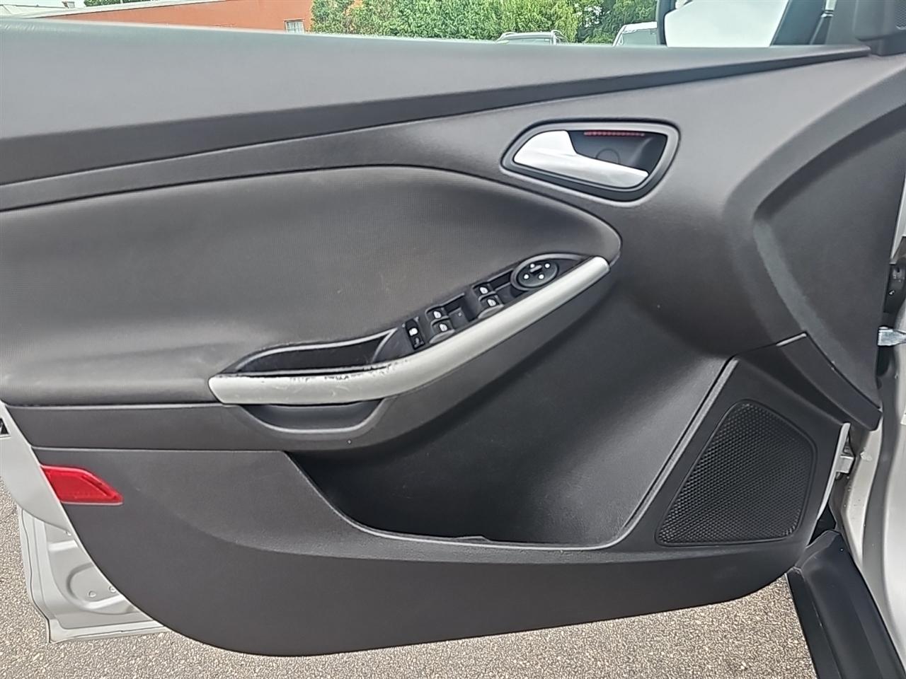 Ford Focus 5dr HB SE 2014