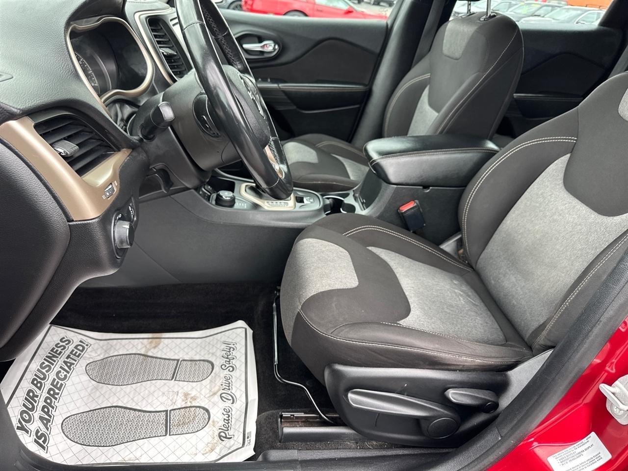 Jeep Cherokee 4WD 4dr Sport 2015