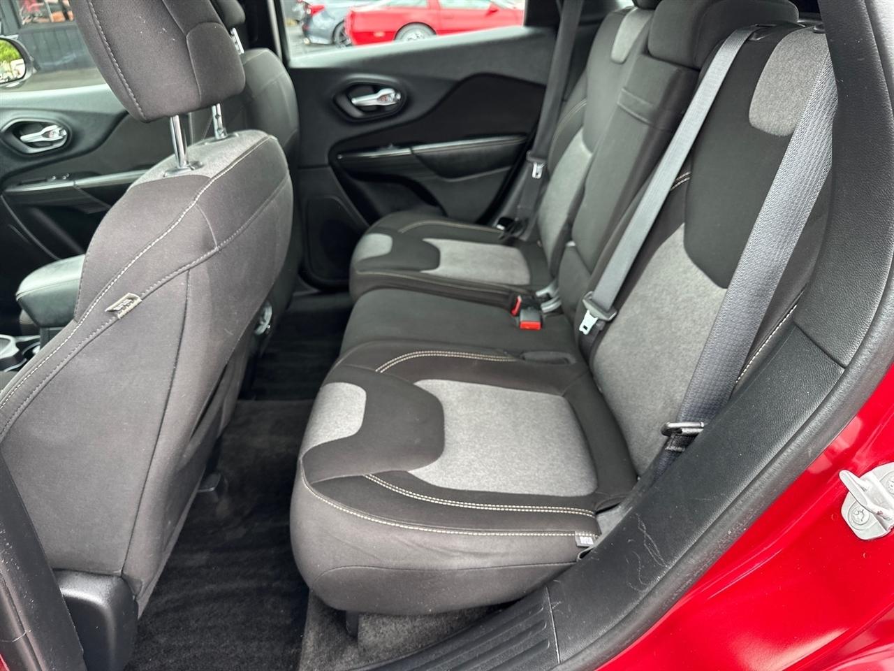 Jeep Cherokee 4WD 4dr Sport 2015