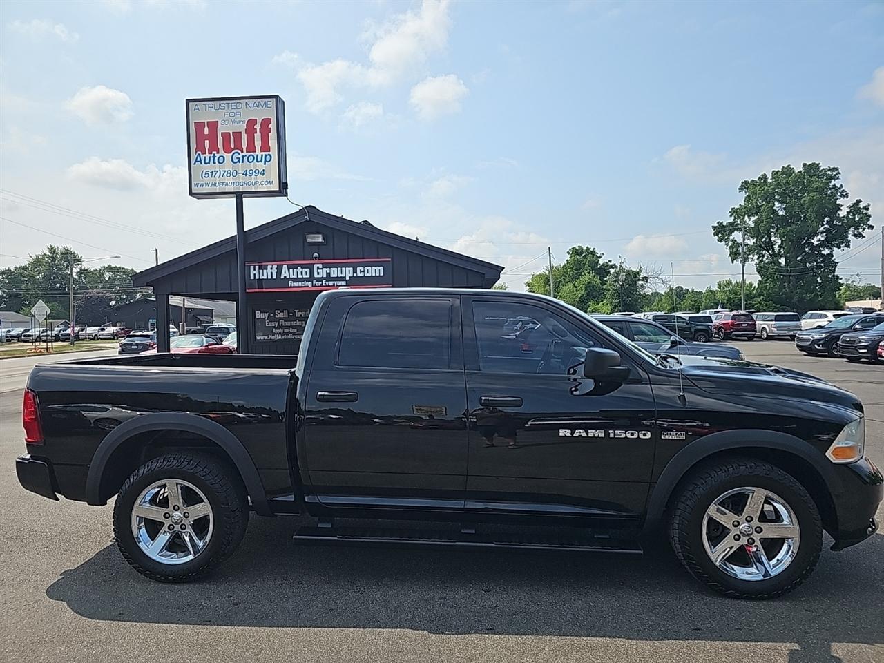 RAM 1500 4WD Crew Cab 140.5" Express 2012