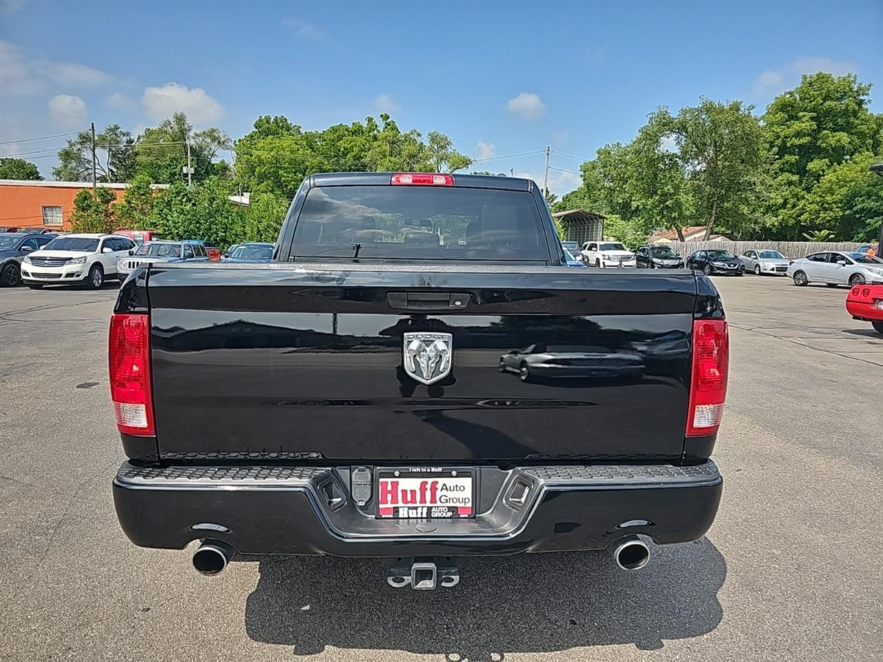 RAM 1500 4WD Crew Cab 140.5" Express 2012