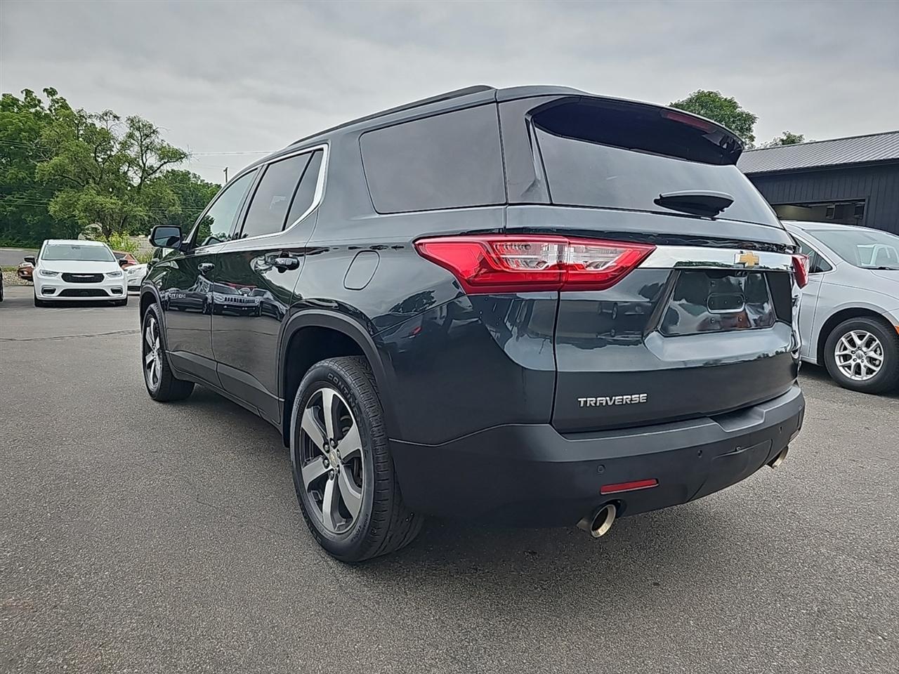 Chevrolet Traverse FWD 4dr LT Leather 2021