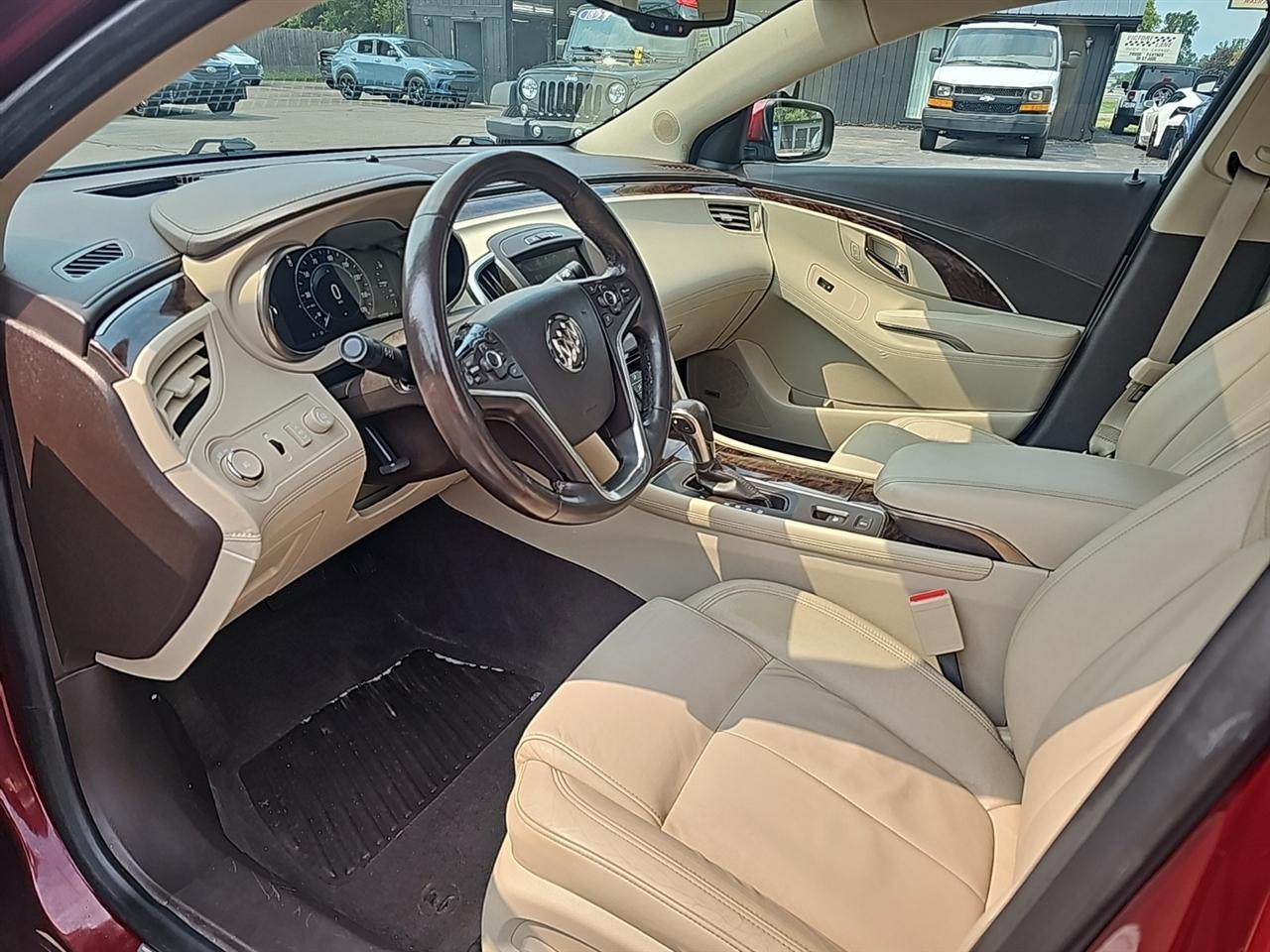 Buick LaCrosse 4dr Sdn Leather FWD 2015