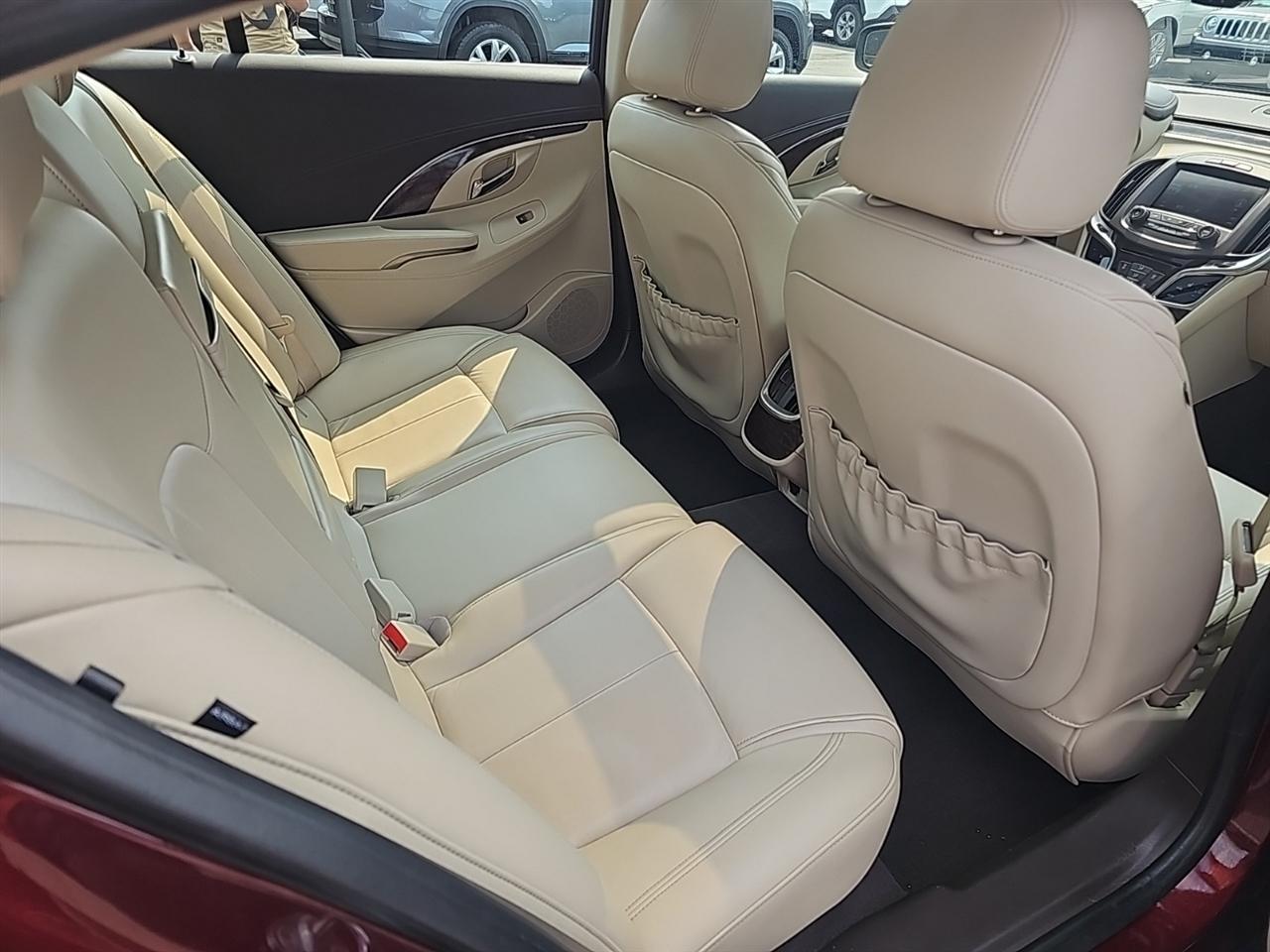 Buick LaCrosse 4dr Sdn Leather FWD 2015