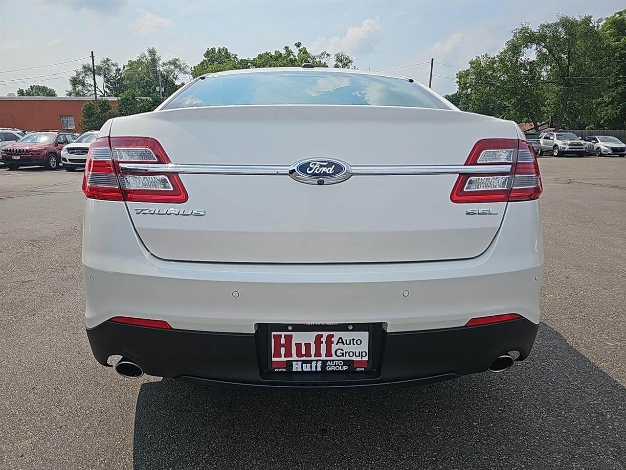 Ford Taurus 4dr Sdn SEL FWD 2016