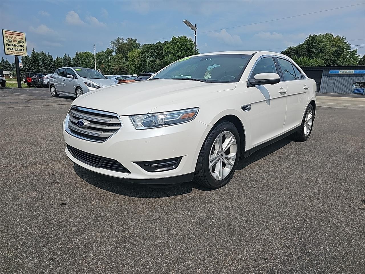 Ford Taurus 4dr Sdn SEL FWD 2016