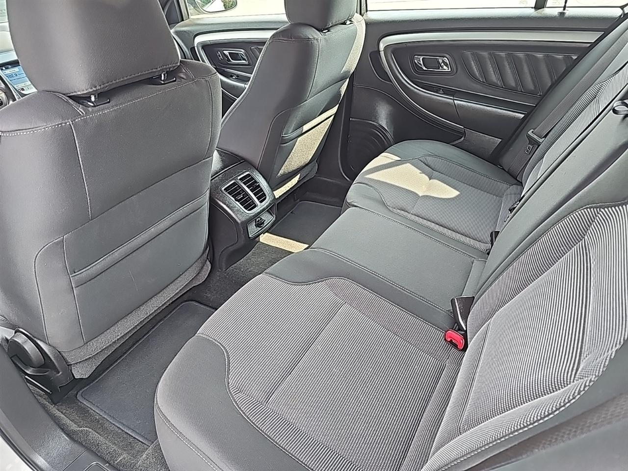 Ford Taurus 4dr Sdn SEL FWD 2016