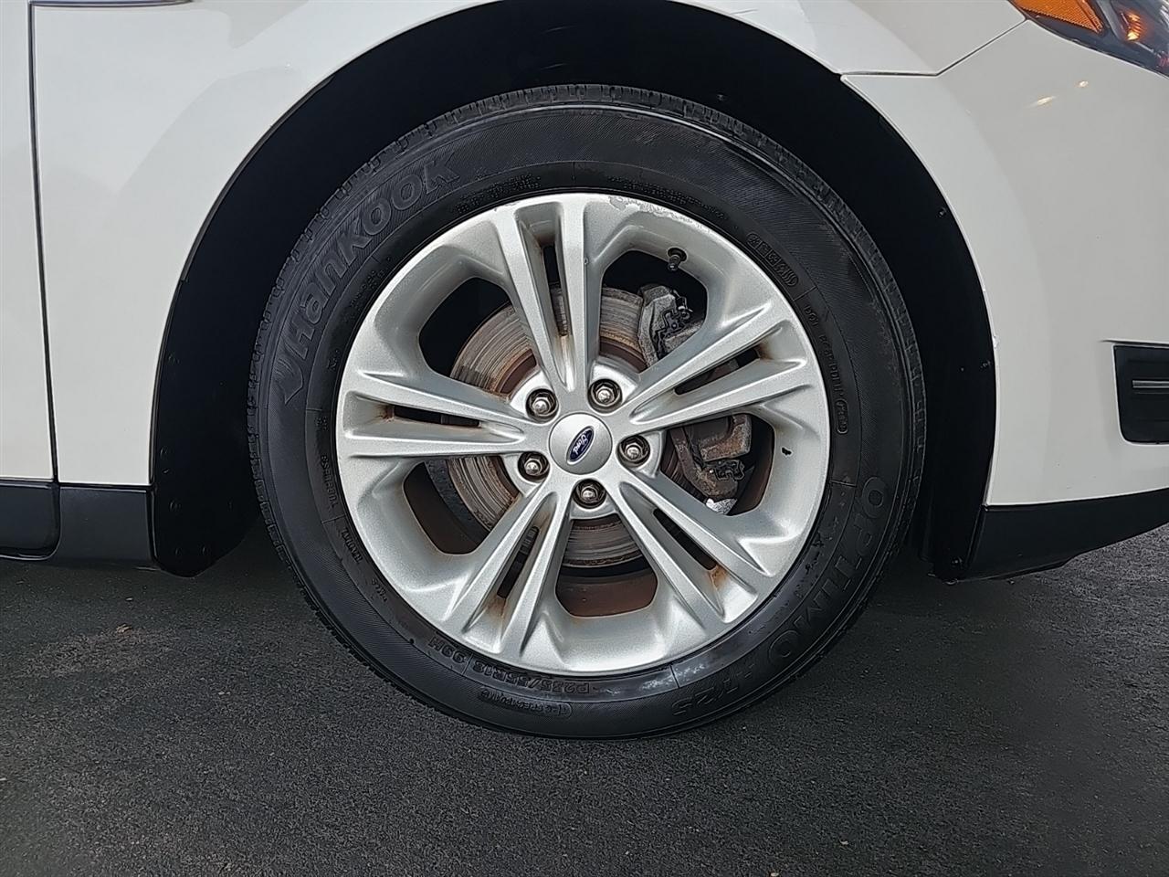 Ford Taurus 4dr Sdn SEL FWD 2016