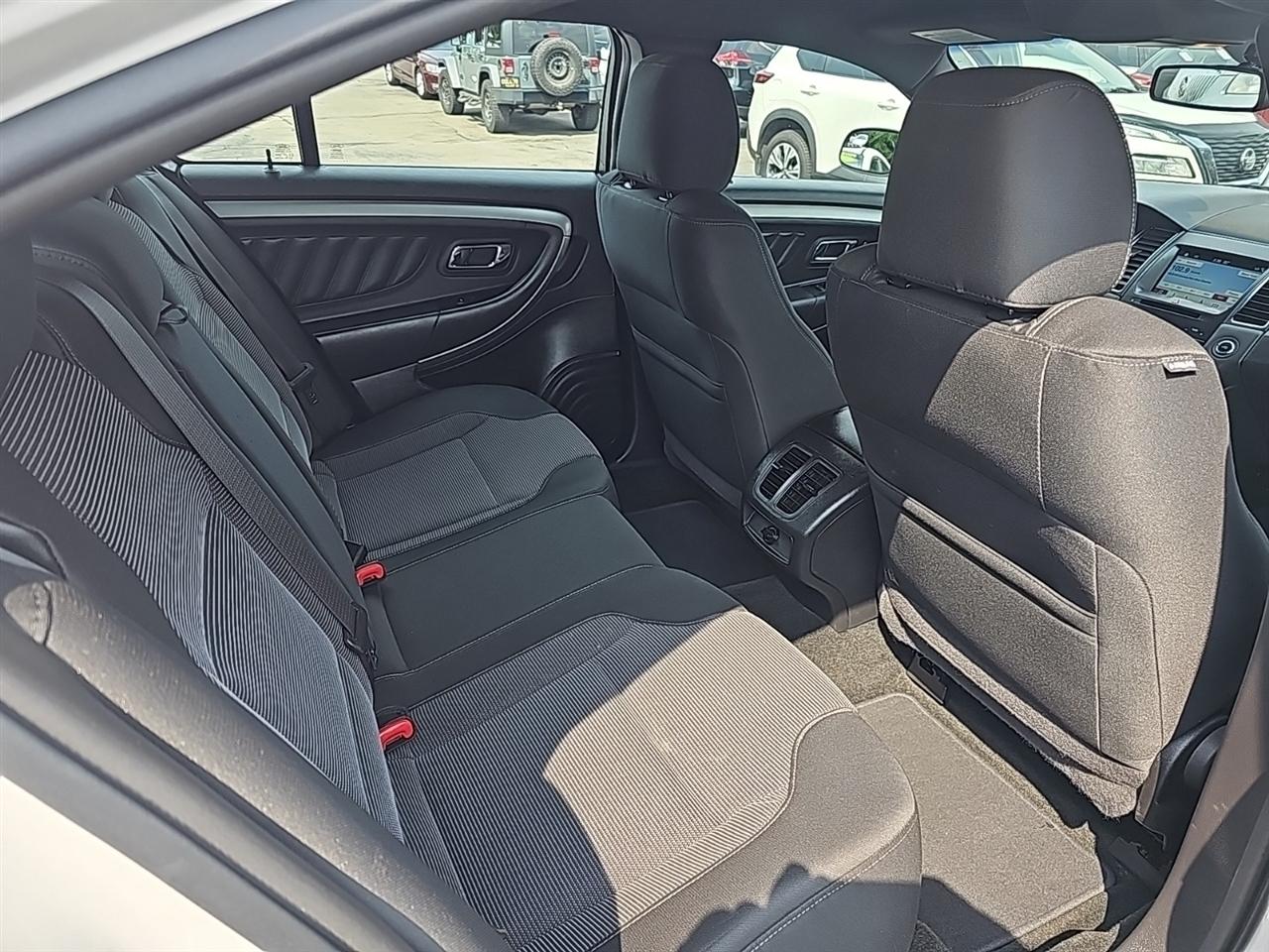 Ford Taurus 4dr Sdn SEL FWD 2016