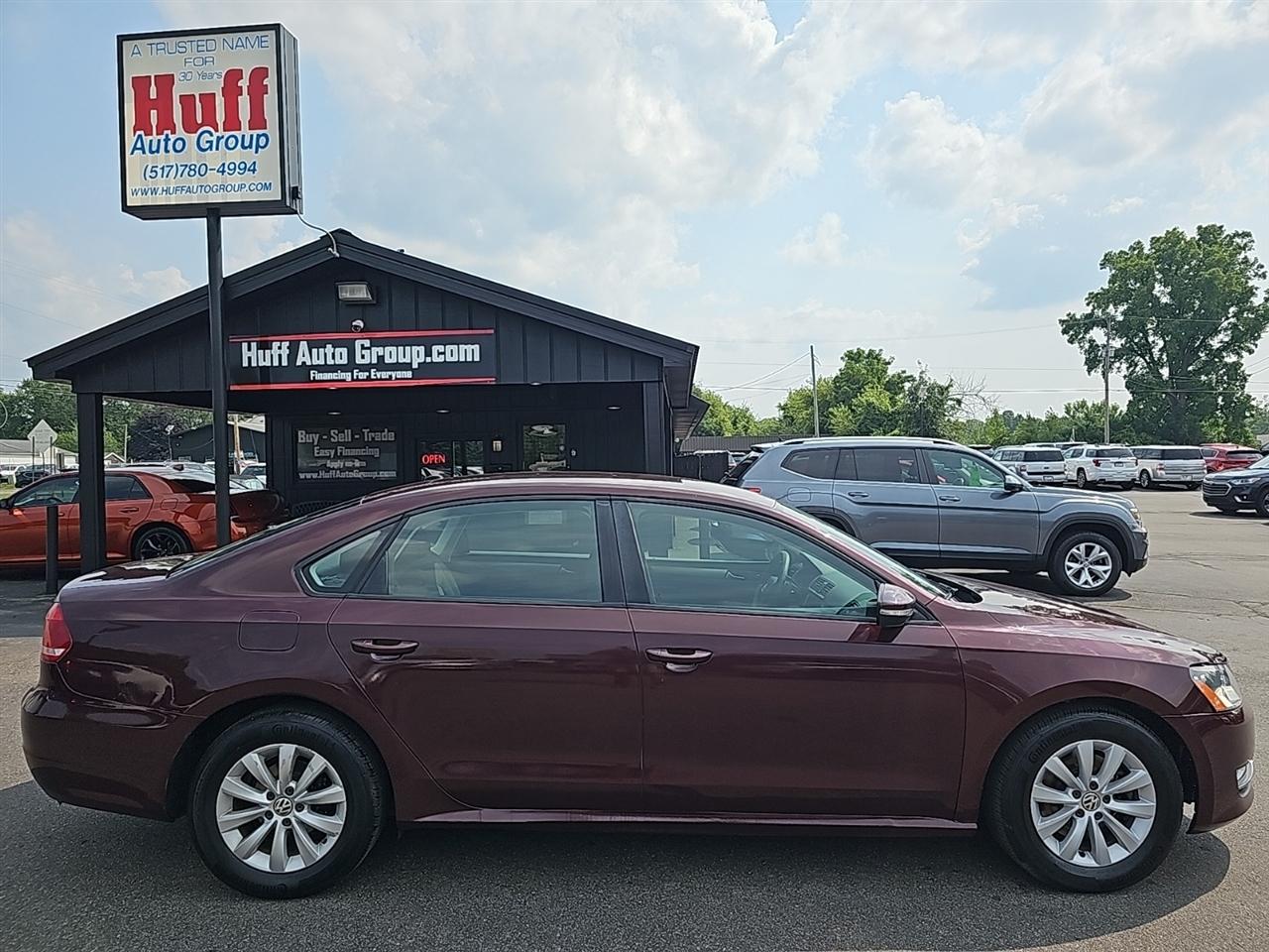 Volkswagen Passat 4dr Sdn 2.5L Auto S w/Appearance PZEV 2012
