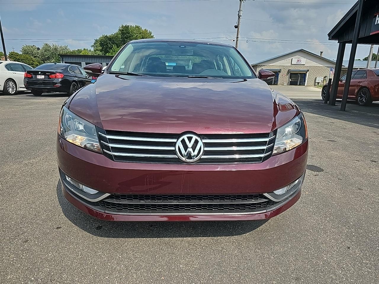 Volkswagen Passat 4dr Sdn 2.5L Auto S w/Appearance PZEV 2012