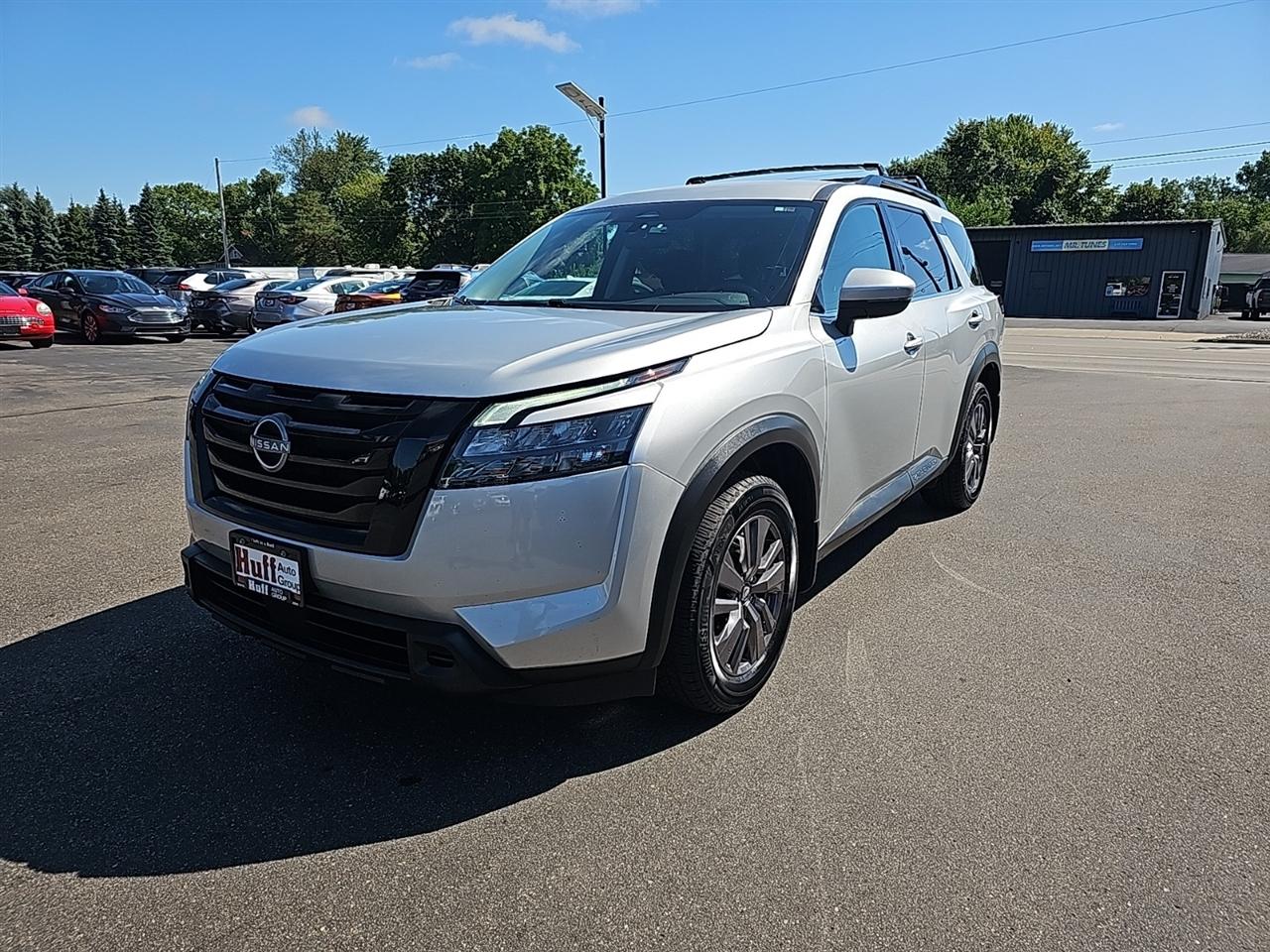 Nissan Pathfinder SV 4WD 2023