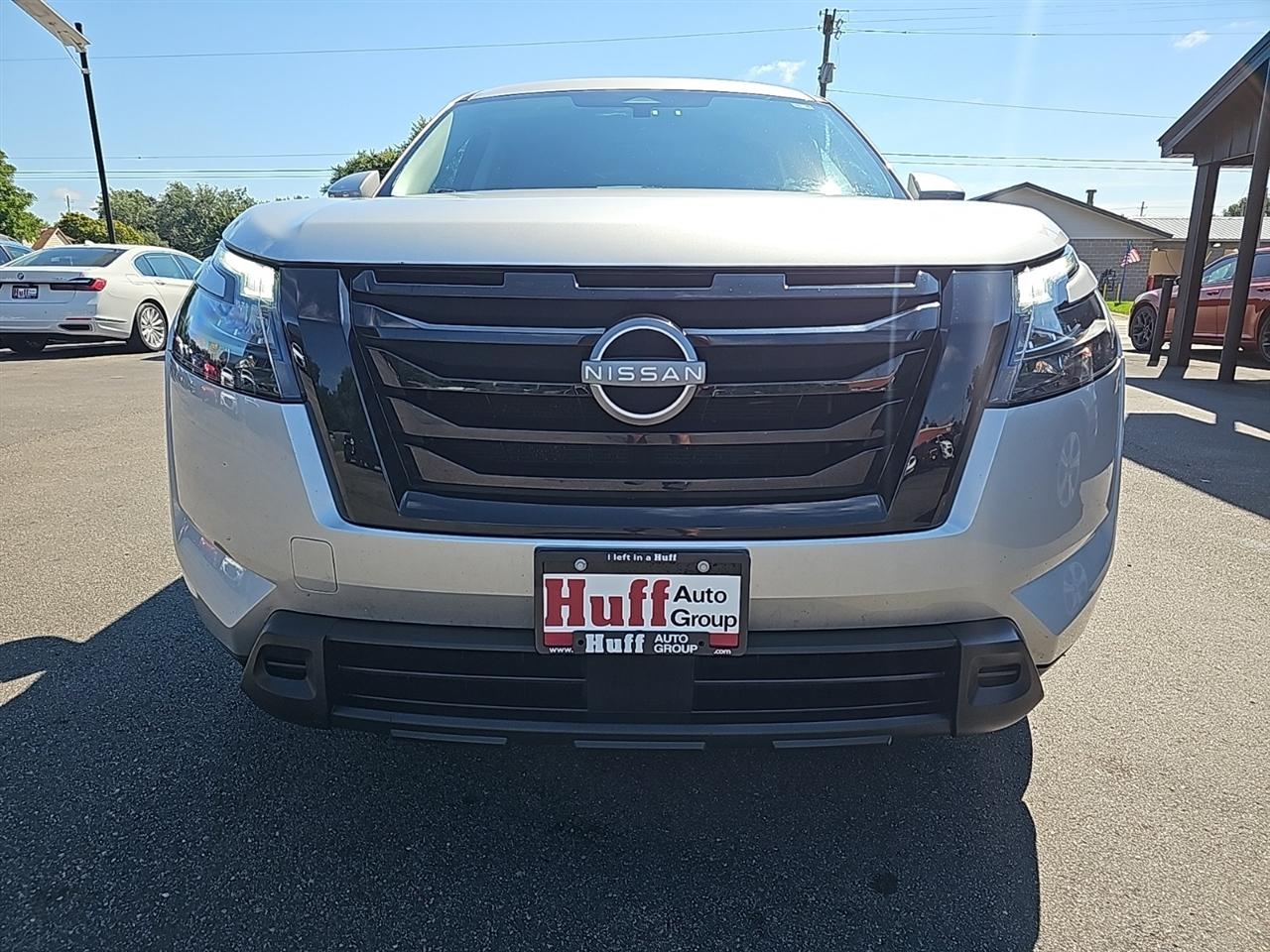 Nissan Pathfinder SV 4WD 2023