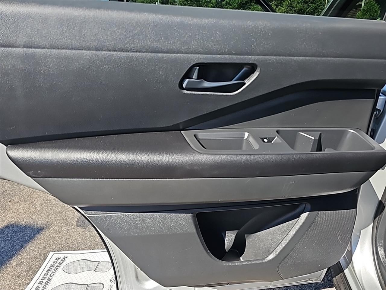 Nissan Pathfinder SV 4WD 2023
