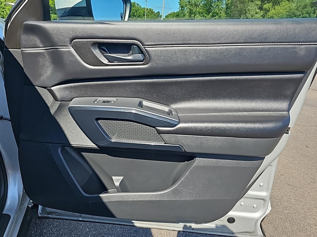 Nissan Pathfinder SV 4WD 2023