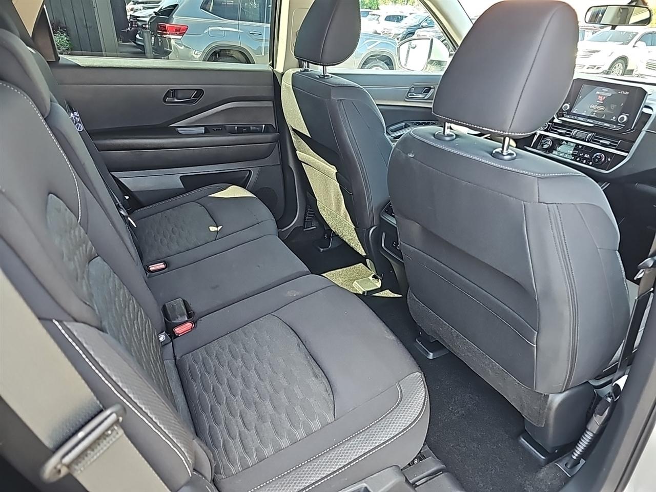 Nissan Pathfinder SV 4WD 2023