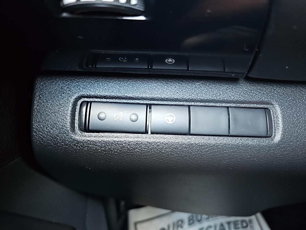 Nissan Pathfinder SV 4WD 2023