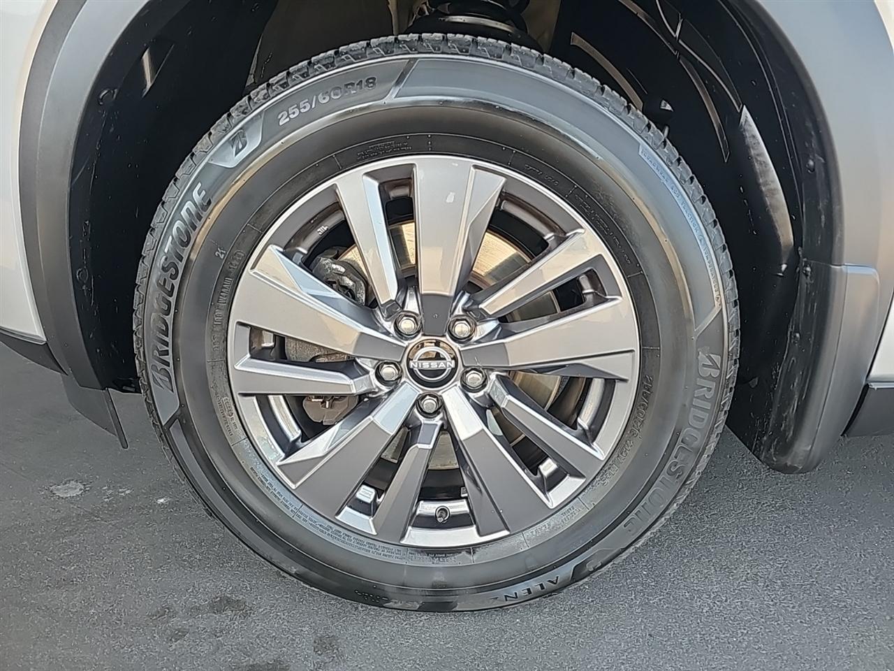 Nissan Pathfinder SV 4WD 2023
