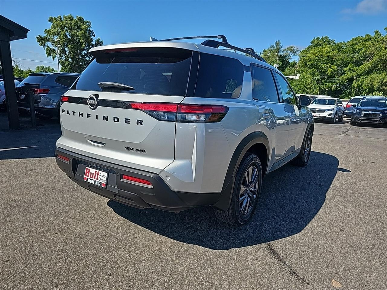 Nissan Pathfinder SV 4WD 2023