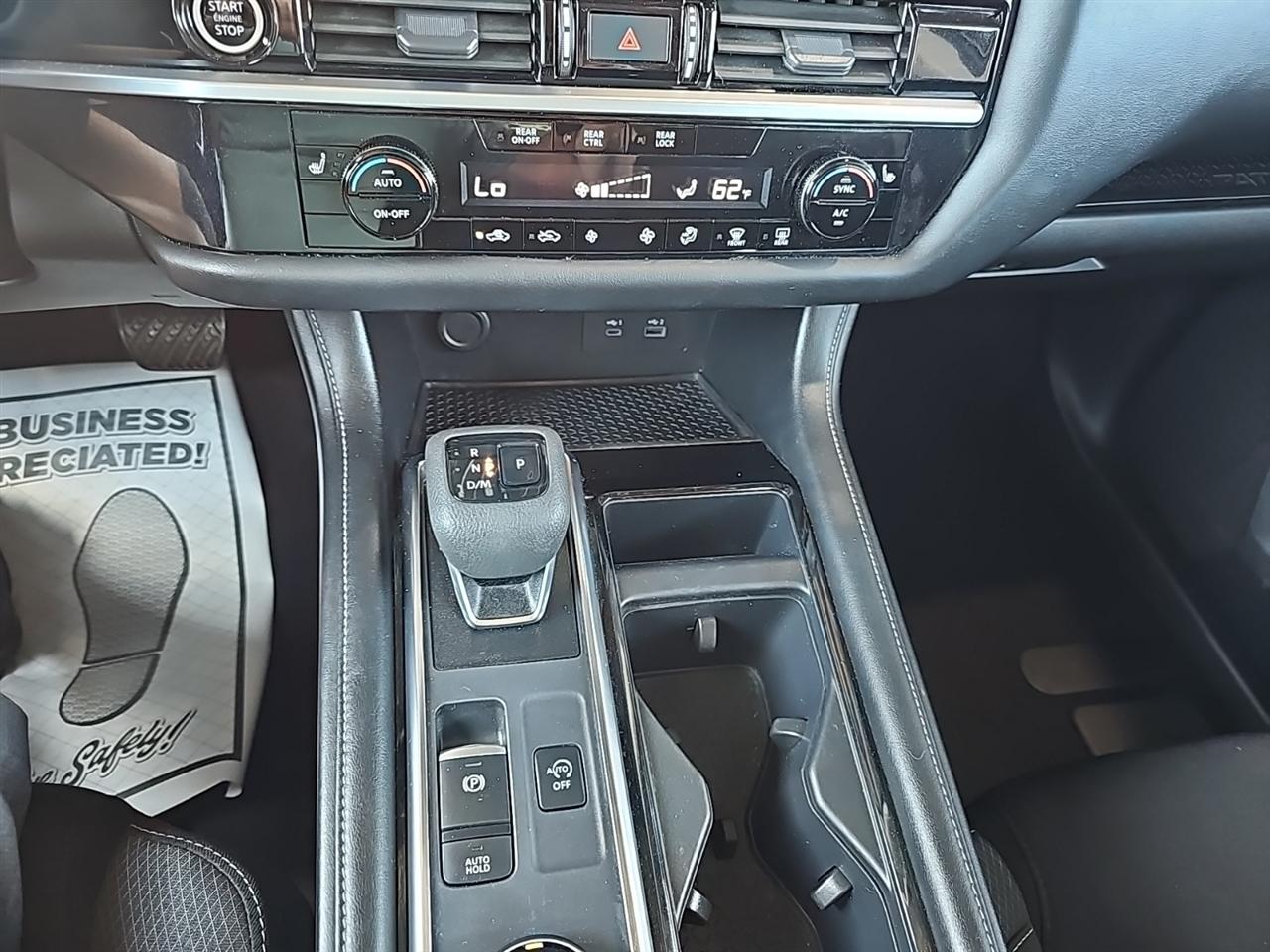 Nissan Pathfinder SV 4WD 2023
