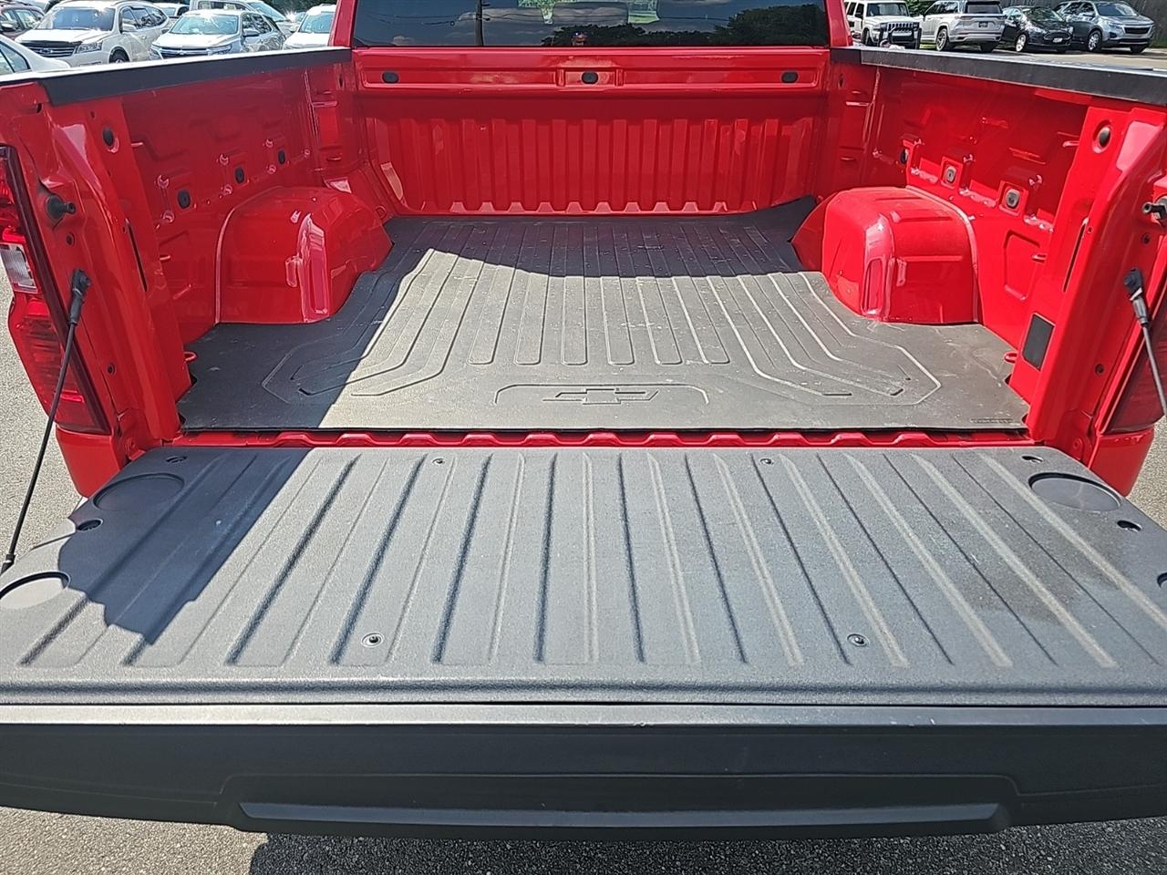 Chevrolet Silverado 1500 LTD 4WD Crew Cab 147" LT w/2FL 2022