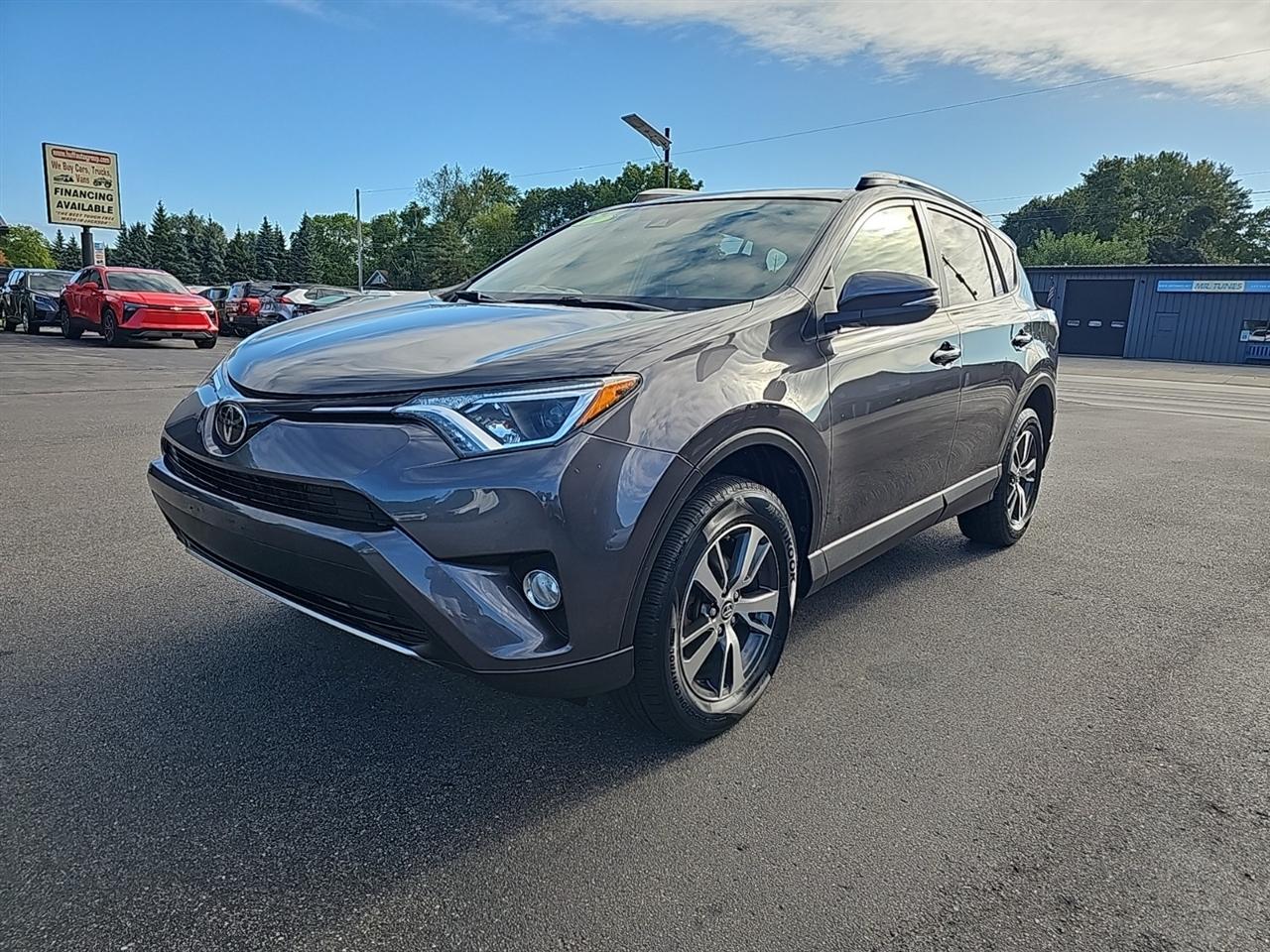 Toyota RAV4 XLE AWD (Natl) 2017