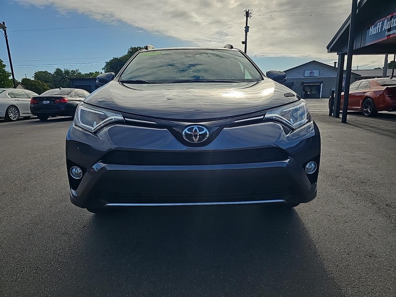 Toyota RAV4 XLE AWD (Natl) 2017