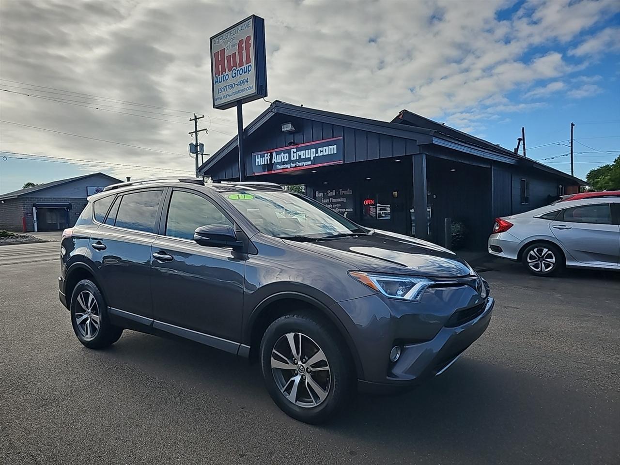 2017 Toyota RAV4 XLE AWD (Natl)