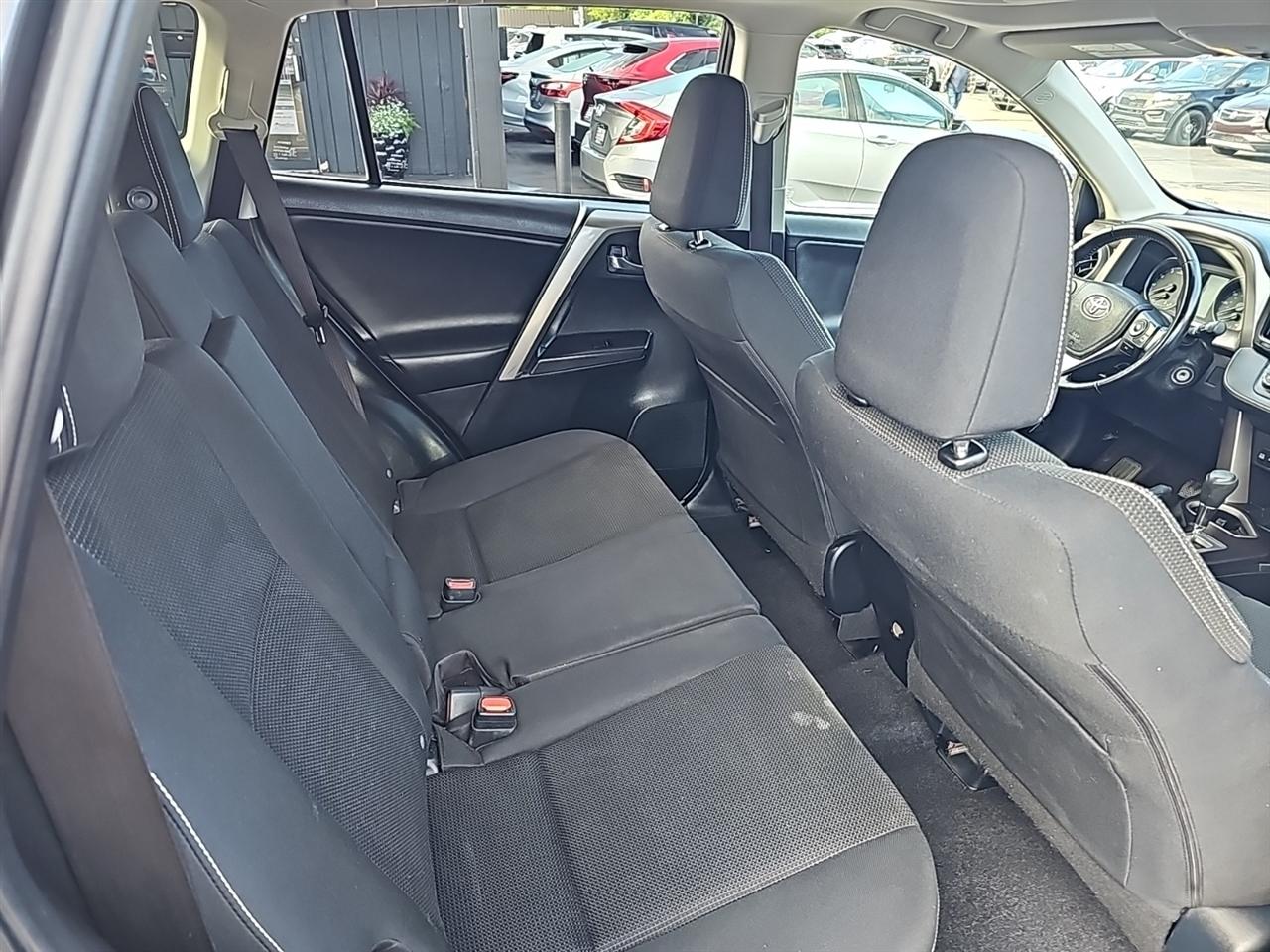 Toyota RAV4 XLE AWD (Natl) 2017