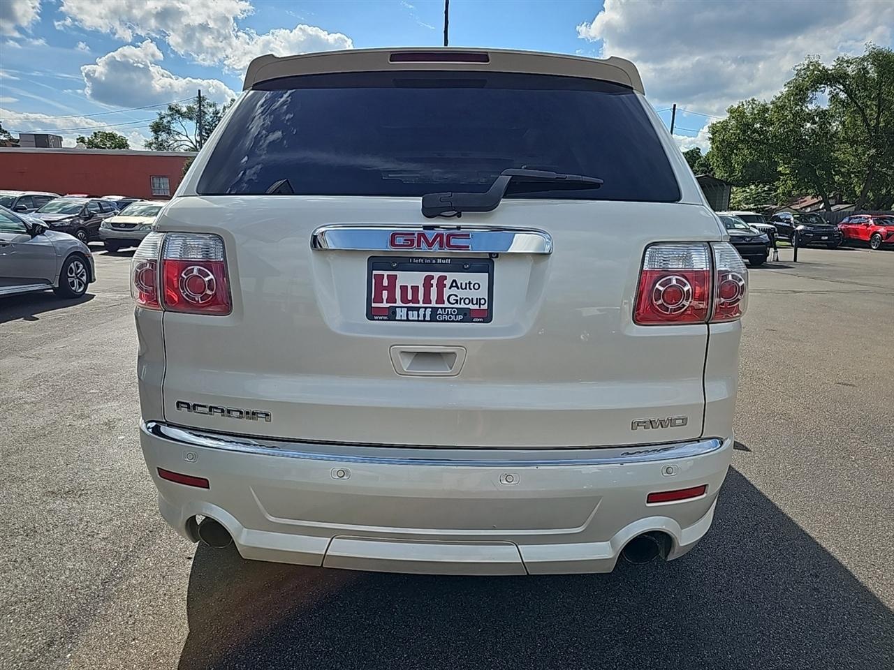 GMC Acadia AWD 4dr Denali 2011