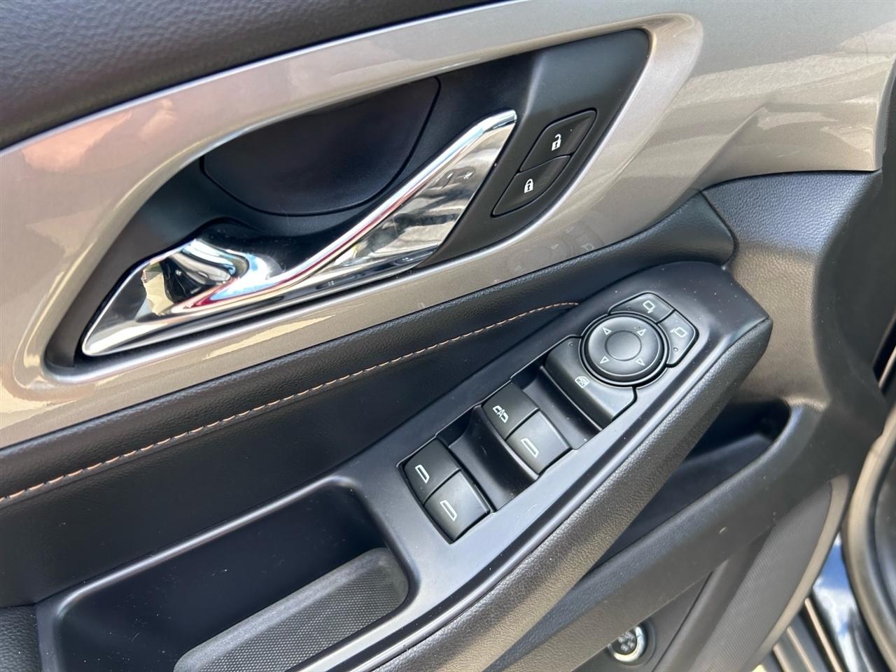 Chevrolet Traverse AWD 4dr LT Cloth w/1LT 2018