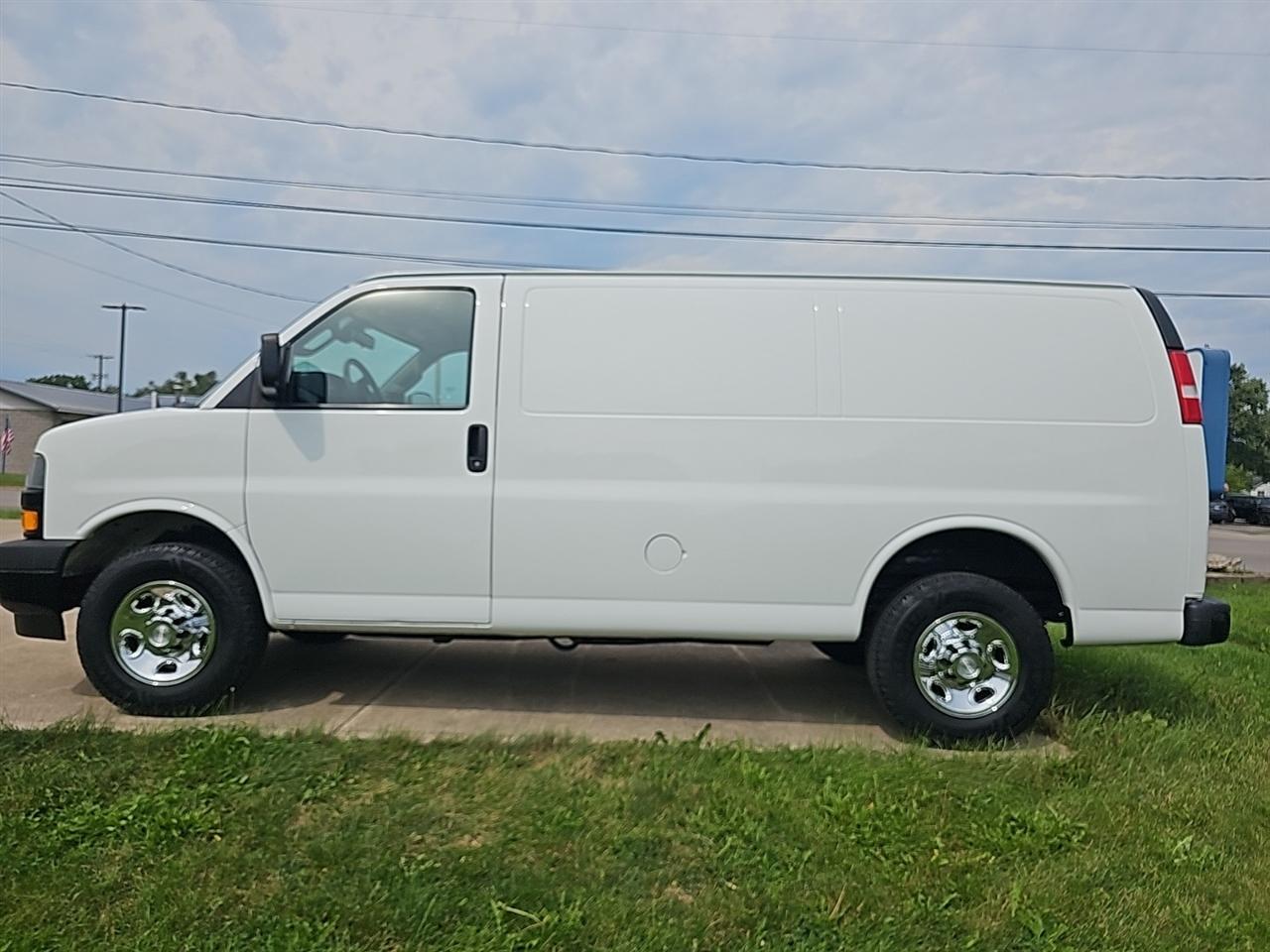Chevrolet Express Cargo Van RWD 2500 135" 2019
