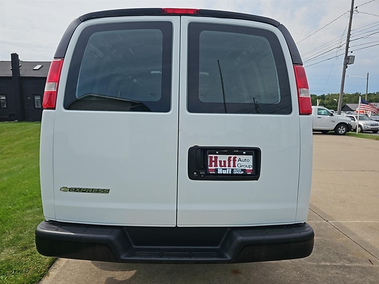 Chevrolet Express Cargo Van RWD 2500 135" 2019