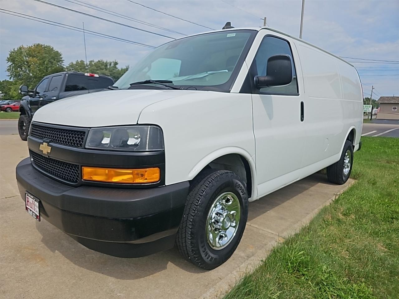 2019 Chevrolet Express Cargo Van RWD 2500 135"
