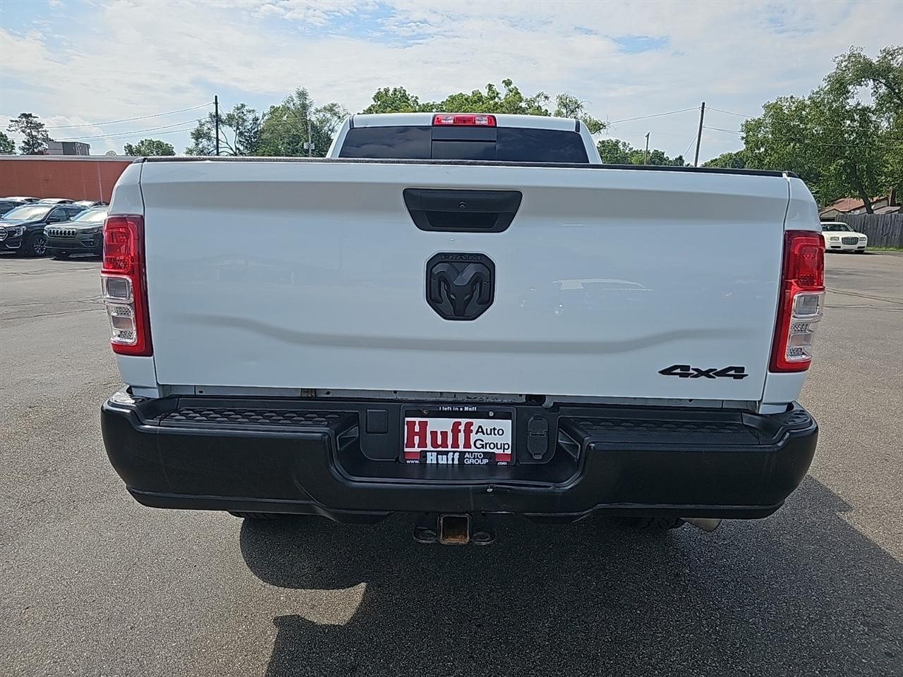 RAM 2500 Tradesman 4x4 Crew Cab 6'4" Box 2023